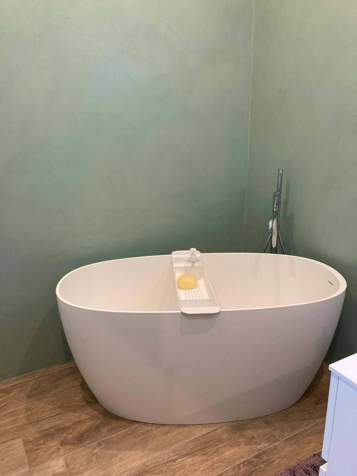 Bagno in resina · vasca freestanding